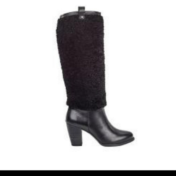 UGG Ava Exposed Shearling Boots - Picture 3 of 8